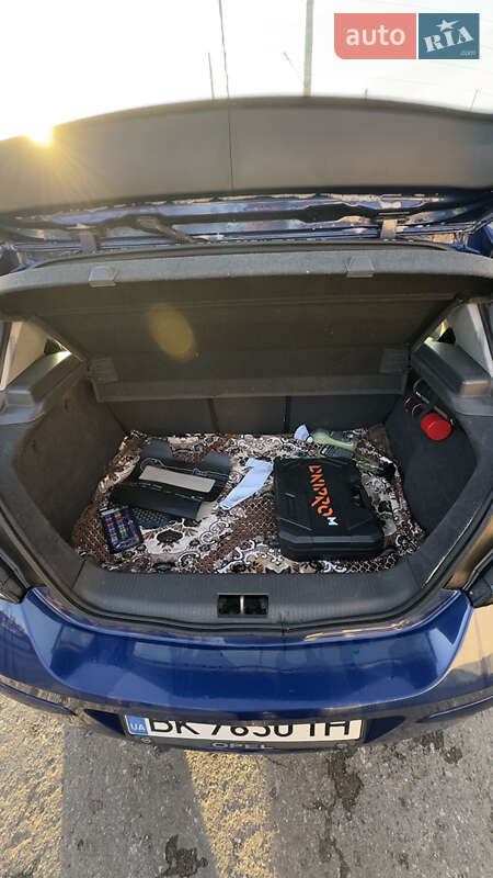 Хэтчбек Opel Astra 2004 в Дубно фото 8 Хэтчбек Opel Astra 2004 в Дубно