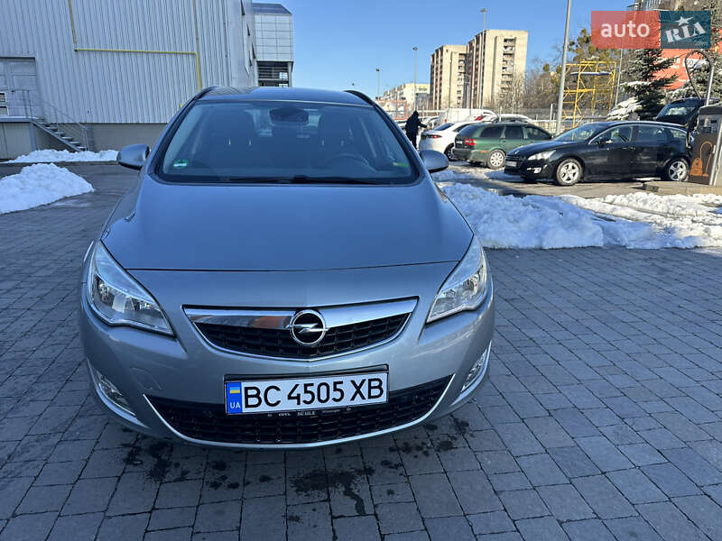 Універсал Opel Astra 2012 в Львові
