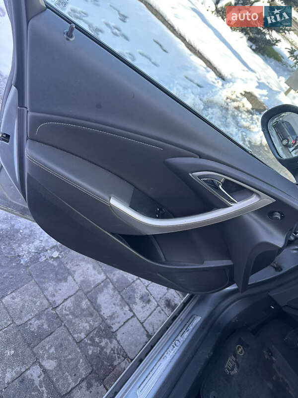 Універсал Opel Astra 2012 в Львові