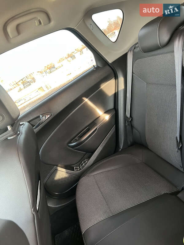 Хэтчбек Opel Astra 2015 в Львове