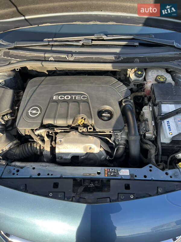 Хэтчбек Opel Astra 2015 в Львове