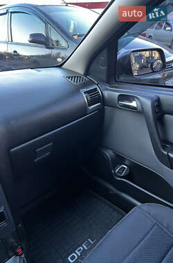 Універсал Opel Astra 2004 в Полтаві