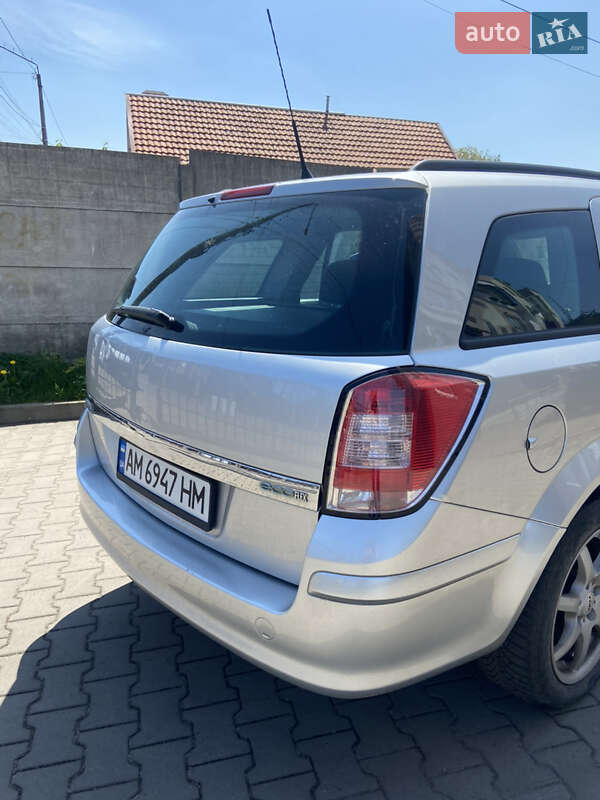 Універсал Opel Astra 2005 в Бердичеві