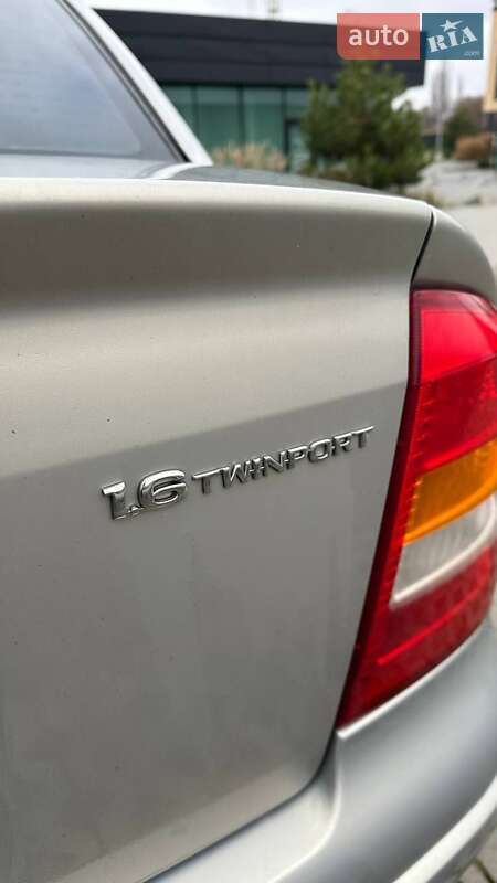 Седан Opel Astra 2008 в Хмельницькому