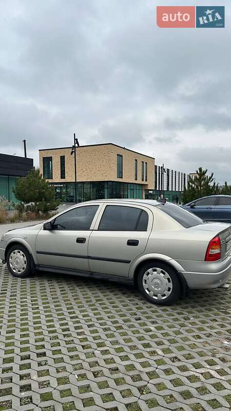 Седан Opel Astra 2008 в Хмельницькому