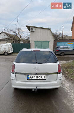 Универсал Opel Astra 2004 в Киеве