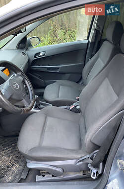 Универсал Opel Astra 2004 в Киеве