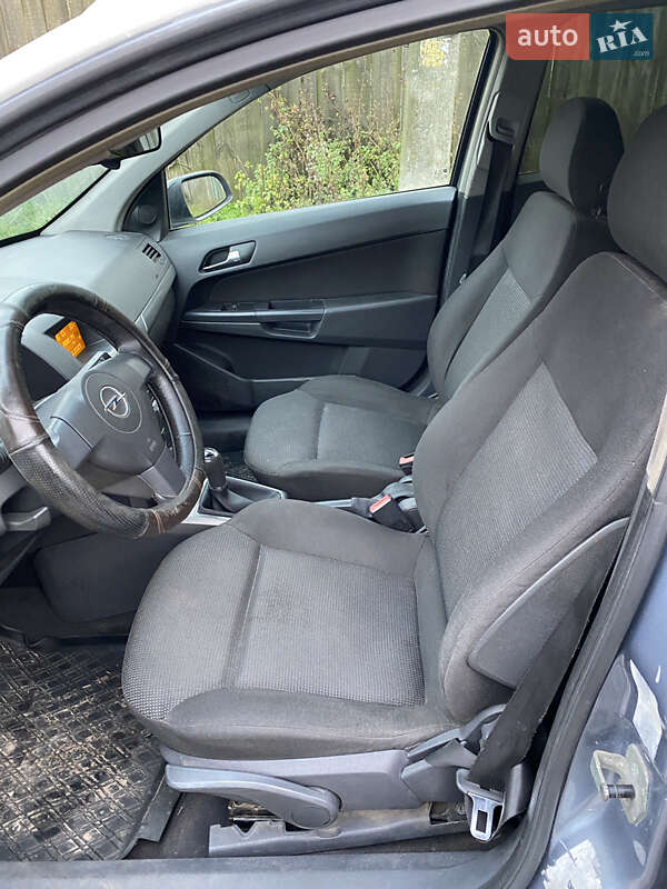 Универсал Opel Astra 2004 в Киеве