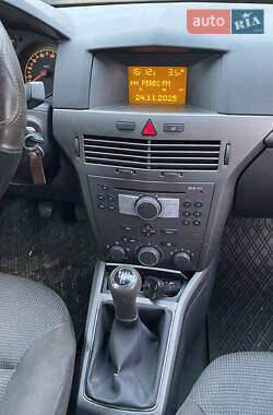 Универсал Opel Astra 2004 в Киеве