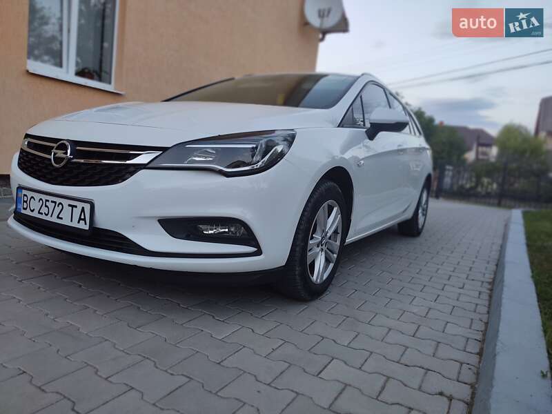 Универсал Opel Astra 2019 в Трускавце