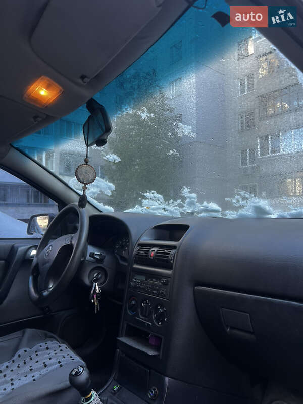 Седан Opel Astra 2008 в Львові