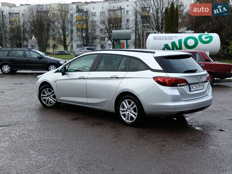 Универсал Opel Astra 2017 в Луцке