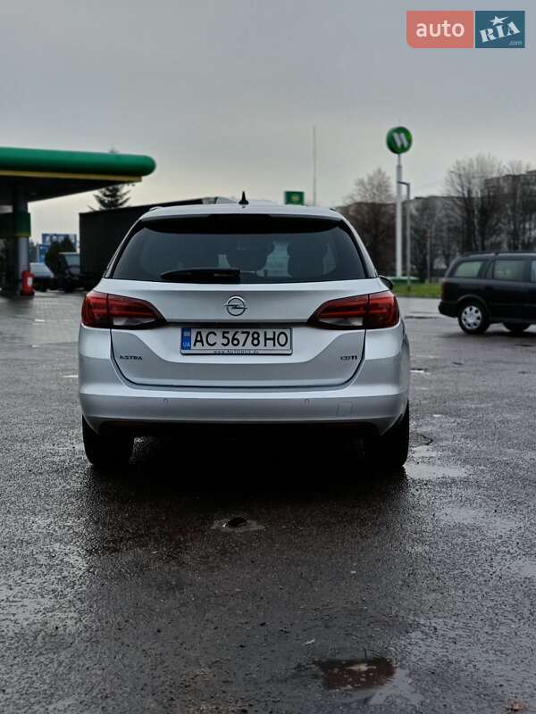 Универсал Opel Astra 2017 в Луцке