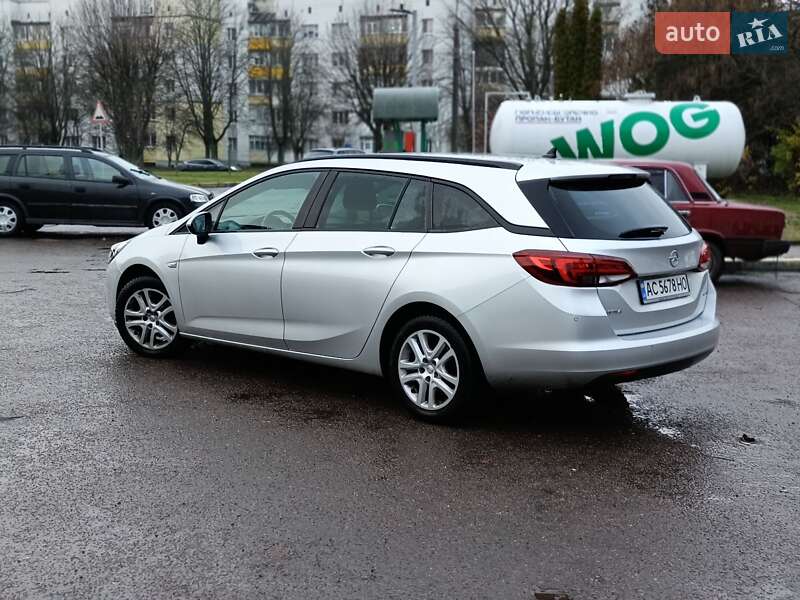 Универсал Opel Astra 2017 в Луцке