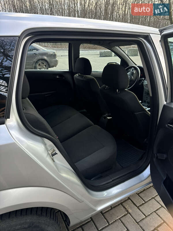 Універсал Opel Astra 2009 в Луцьку