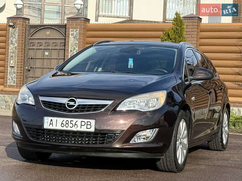 Универсал Opel Astra 2012 в Киеве