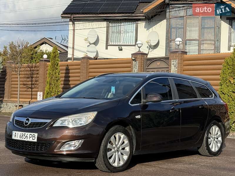 Универсал Opel Astra 2012 в Киеве