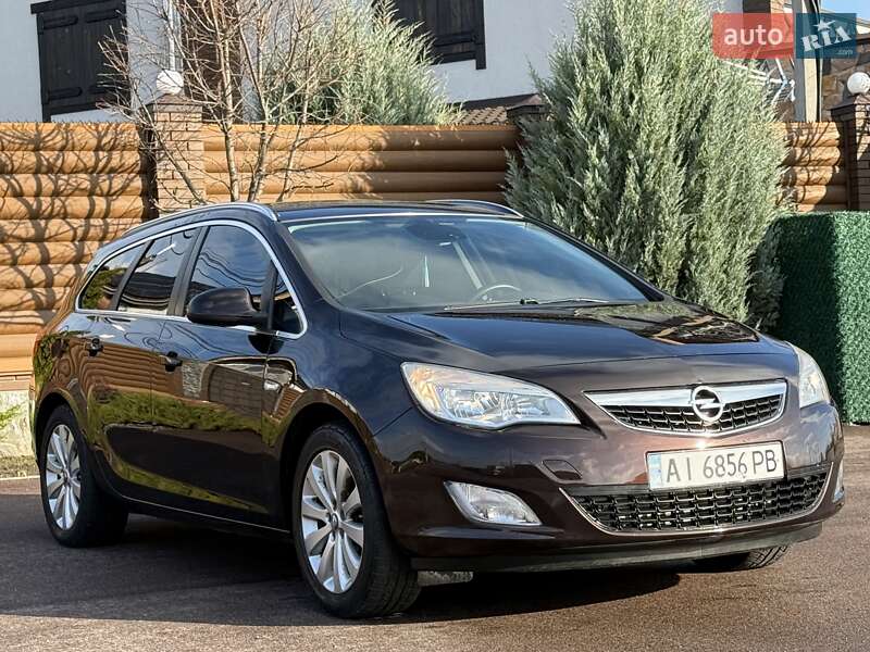 Универсал Opel Astra 2012 в Киеве