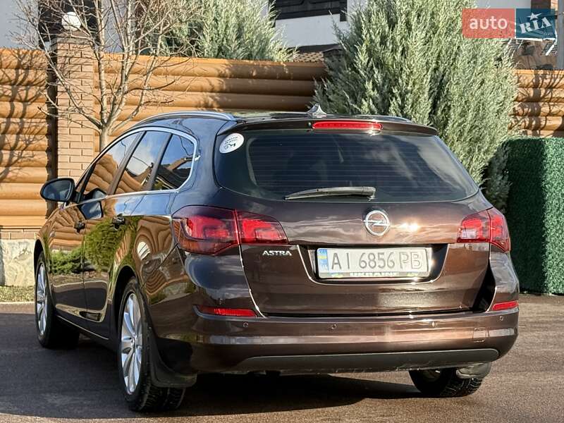 Универсал Opel Astra 2012 в Киеве