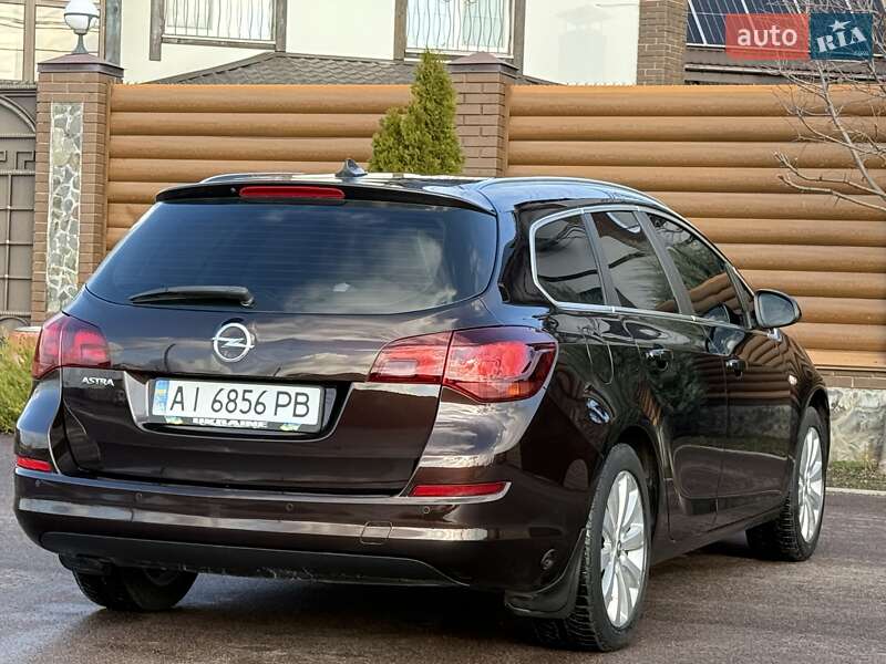 Универсал Opel Astra 2012 в Киеве