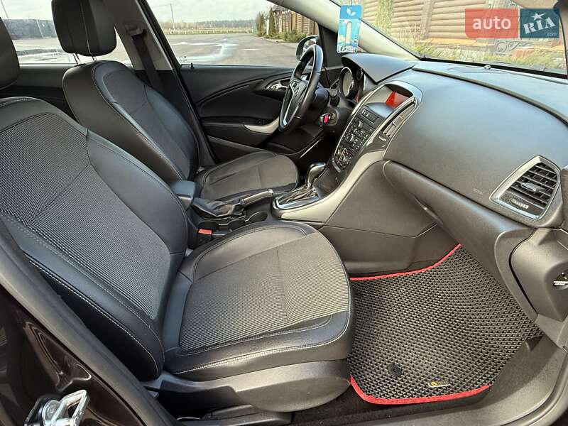 Универсал Opel Astra 2012 в Киеве