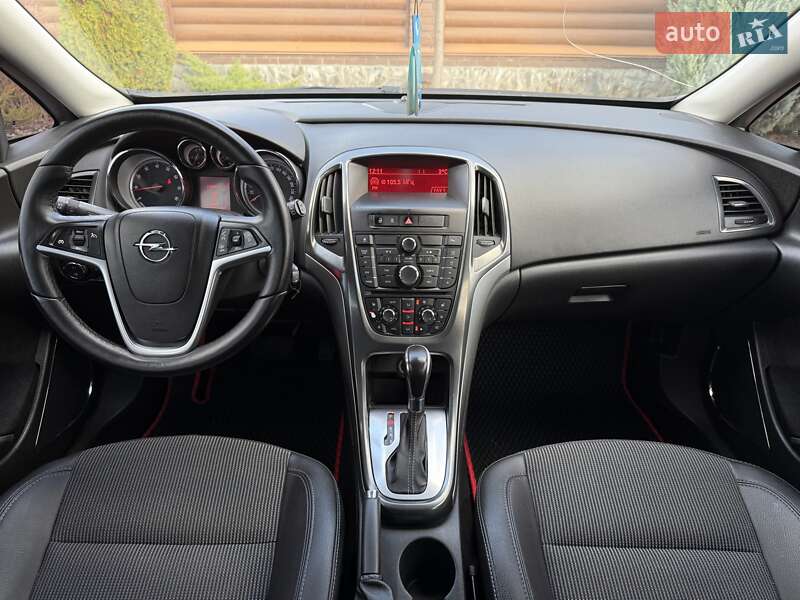 Универсал Opel Astra 2012 в Киеве