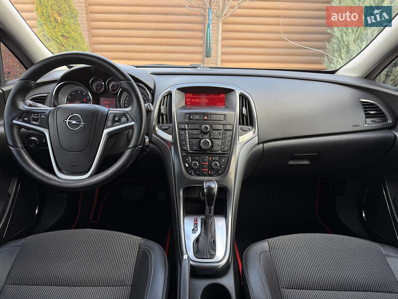 Универсал Opel Astra 2012 в Киеве