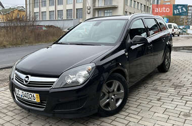 Универсал Opel Astra 2010 в Тернополе