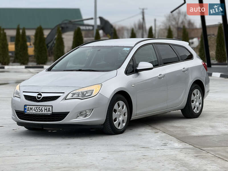 Универсал Opel Astra 2012 в Звягеле