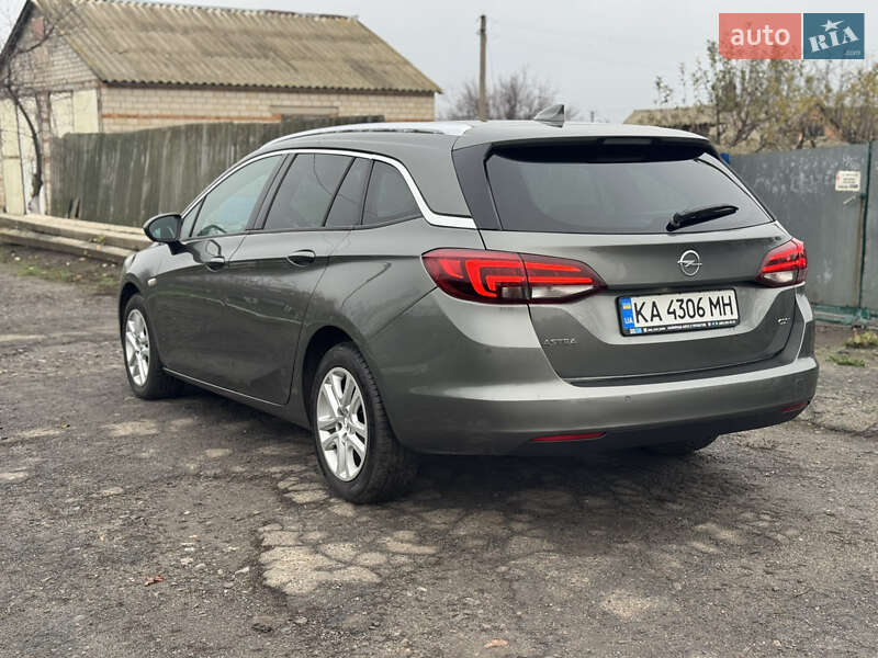 Універсал Opel Astra 2017 в Полтаві