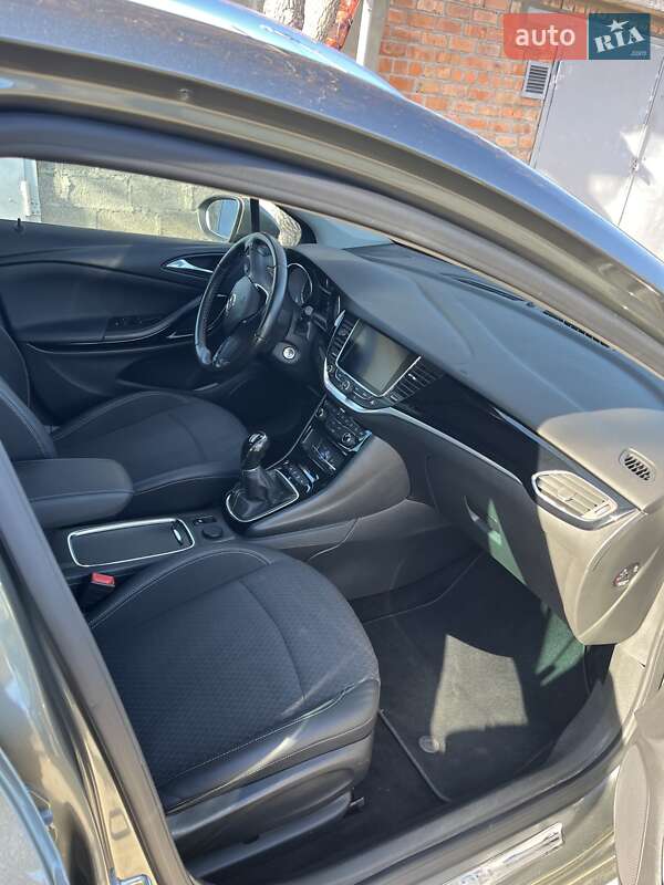 Универсал Opel Astra 2018 в Покрове