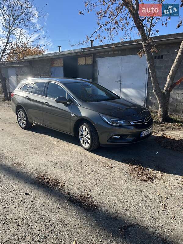 Универсал Opel Astra 2018 в Покрове