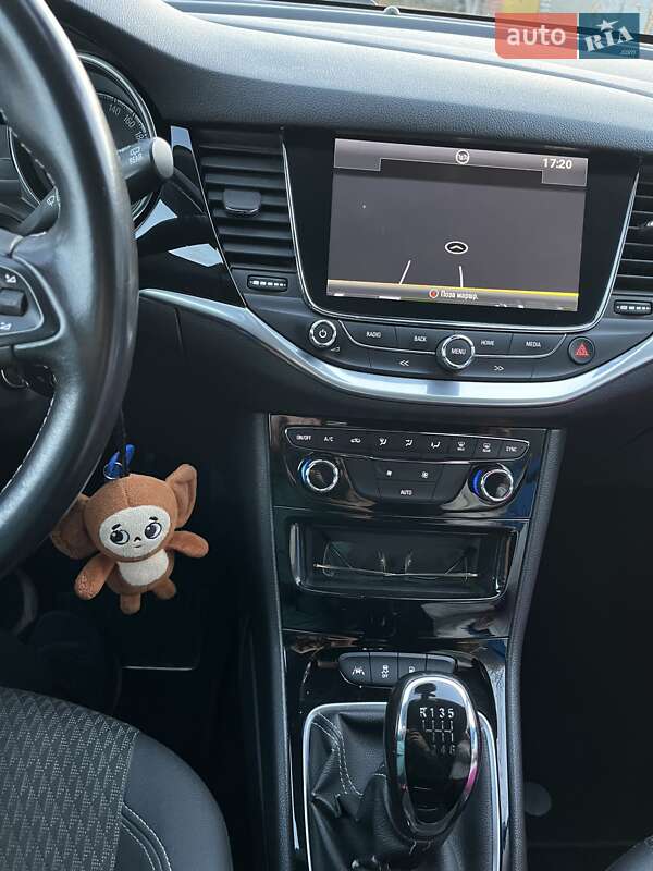 Универсал Opel Astra 2018 в Покрове