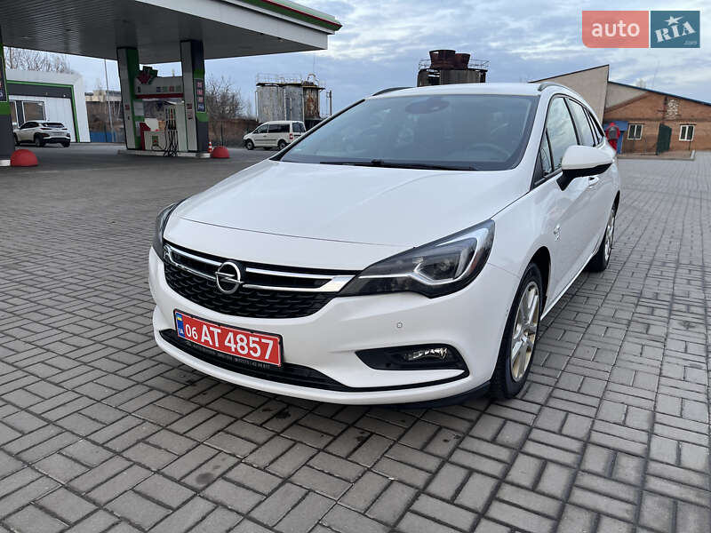 Универсал Opel Astra 2018 в Житомире
