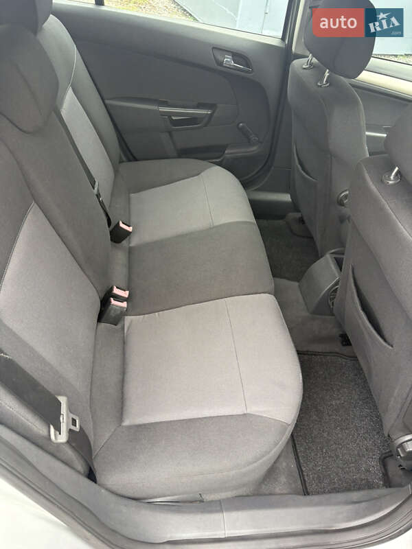 Універсал Opel Astra 2008 в Білій Церкві