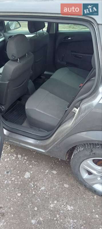 Универсал Opel Astra 2010 в Ровно фото 5 Универсал Opel Astra 2010 в Ровно