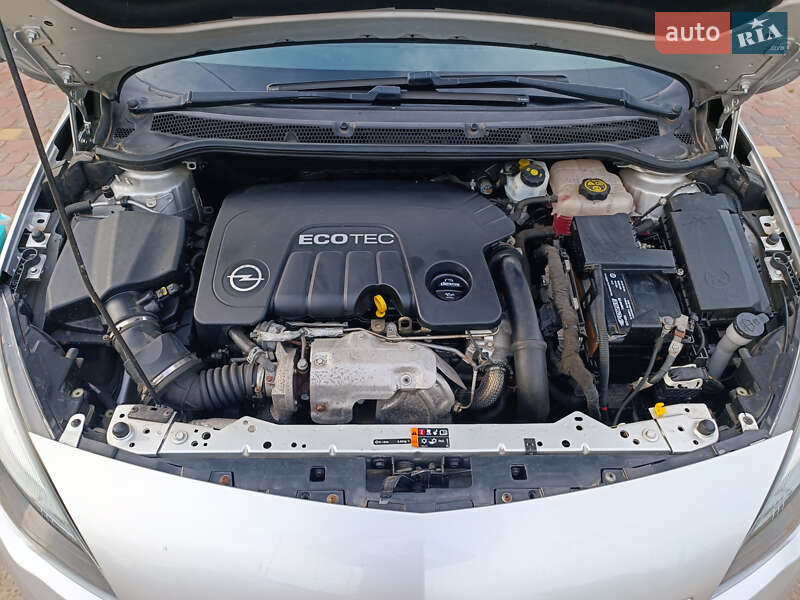 Універсал Opel Astra 2014 в Запоріжжі