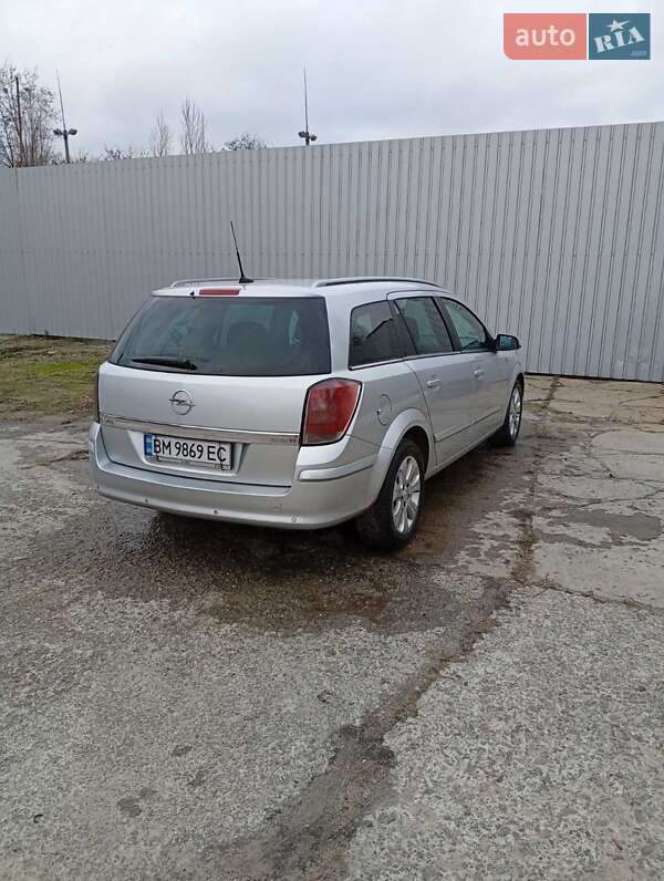 Універсал Opel Astra 2004 в Сумах
