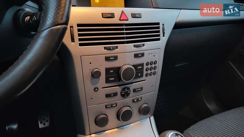 Універсал Opel Astra 2006 в Черкасах