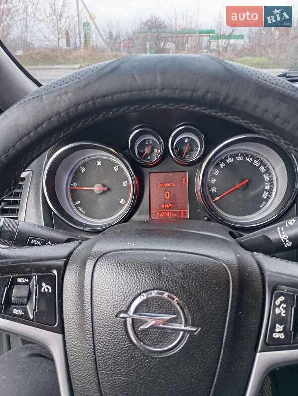 Универсал Opel Astra 2011 в Лановцах