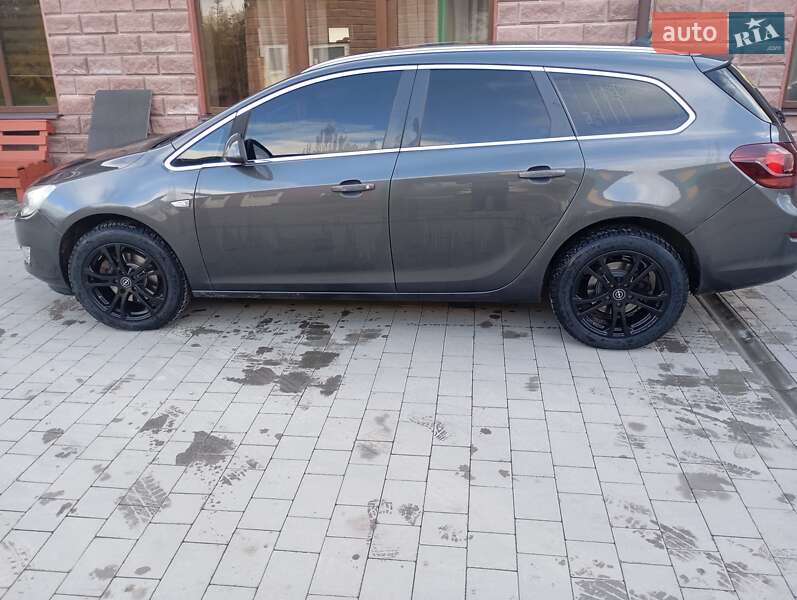 Универсал Opel Astra 2011 в Лановцах