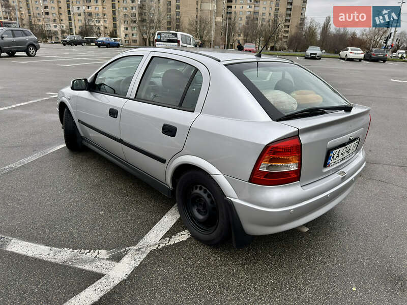 Хэтчбек Opel Astra 2004 в Киеве