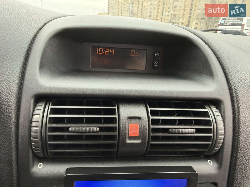 Хэтчбек Opel Astra 2004 в Киеве