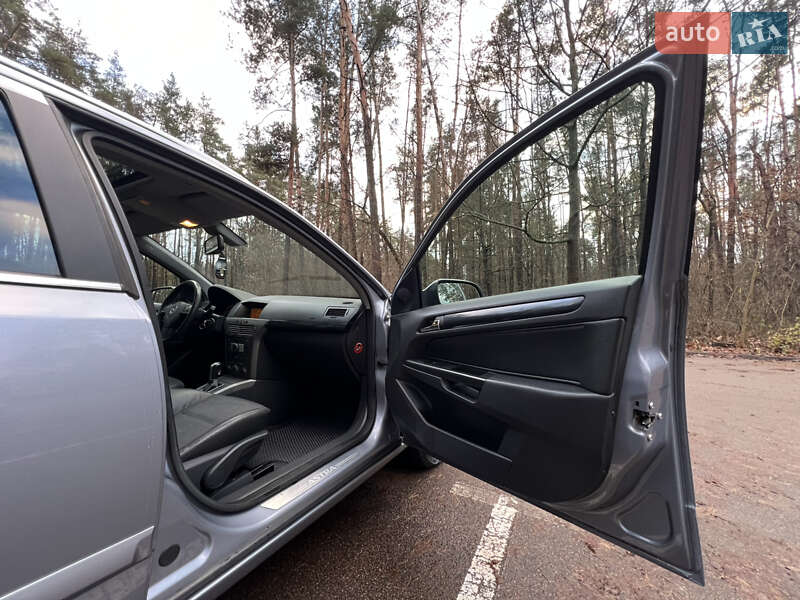 Универсал Opel Astra 2005 в Житомире