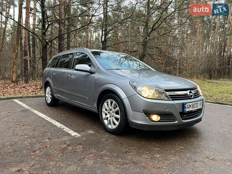 Универсал Opel Astra 2005 в Житомире