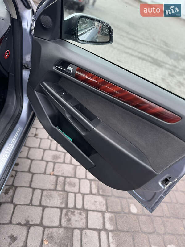 Універсал Opel Astra 2004 в Коростені