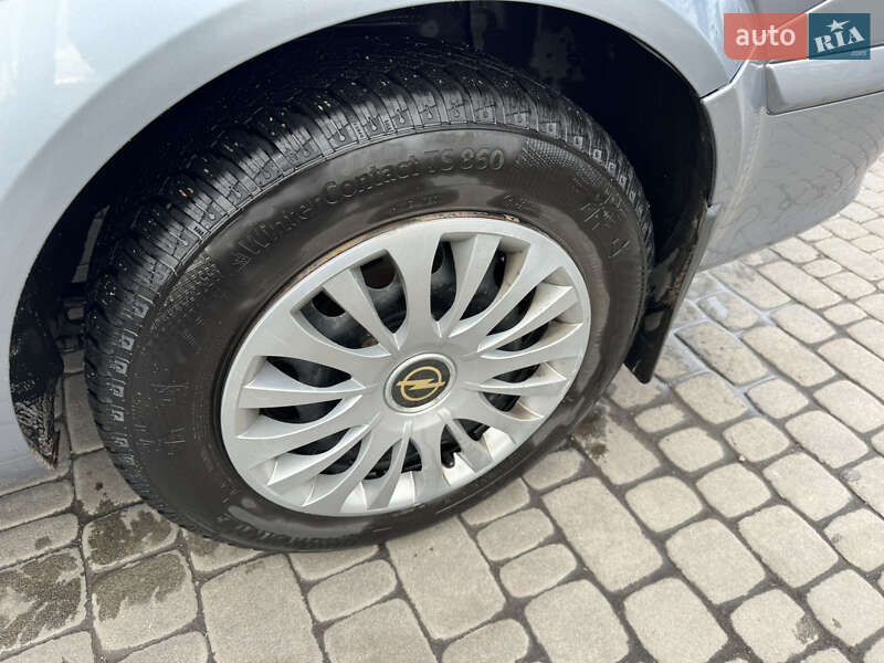 Універсал Opel Astra 2004 в Коростені