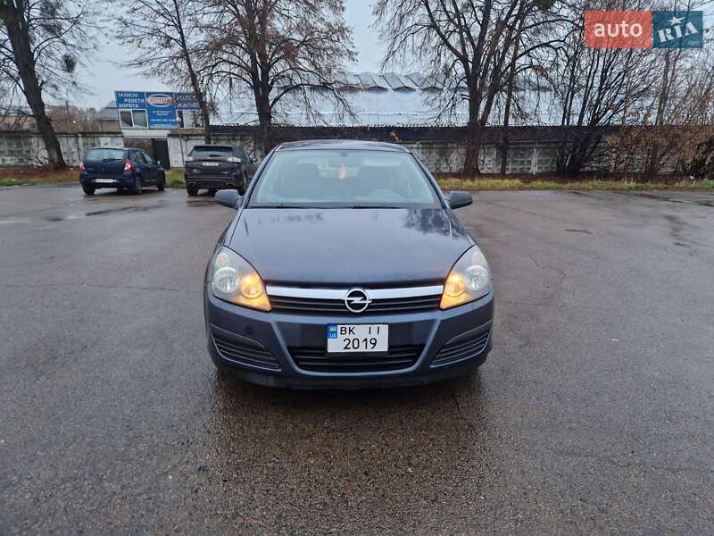 Хетчбек Opel Astra 2006 в Рівному