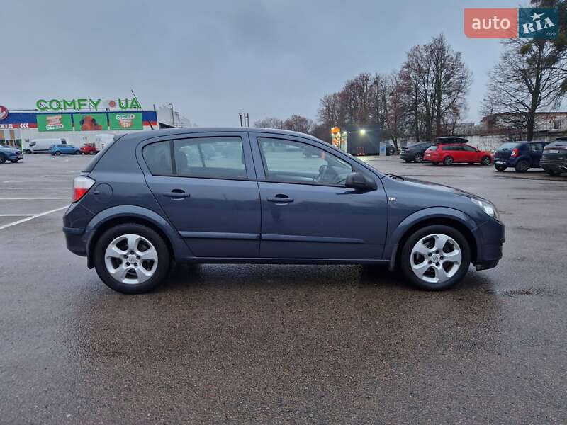 Хетчбек Opel Astra 2006 в Рівному