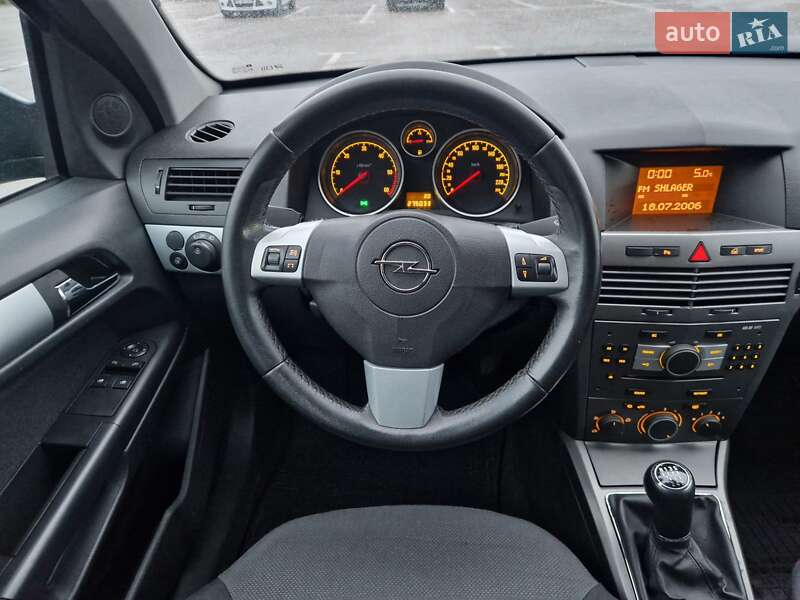 Хетчбек Opel Astra 2006 в Рівному